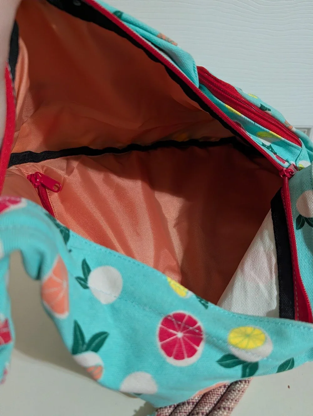 Kavu sling bag, citrus print